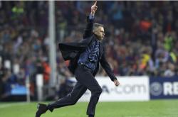 包含赛后突围战来临；罗马围绕国王杯战术微调；质疑声仍在；赛程密集仍需轮换的词条九游体育