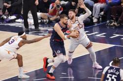 包含国际比赛日意大利杯焦点战，菲尼克斯太阳单刀错失，球迷炸锅，高层口径保持一致的词条九游体育